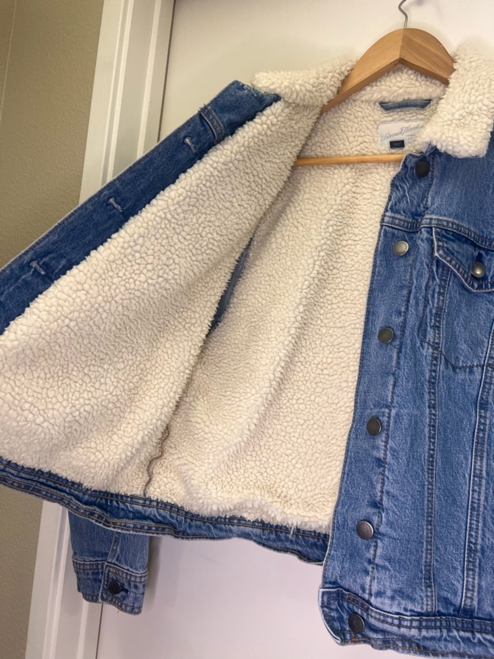 Universal Thread Sherpa Lined Denim Jacket L Cozy Trucker Jean Jacket - Picture 5 of 8